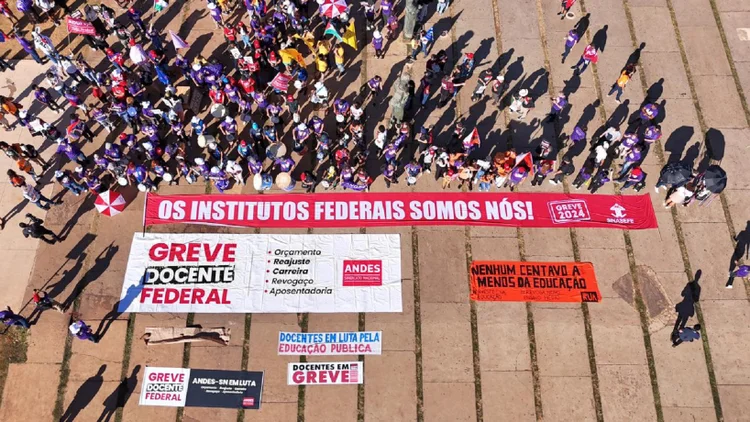 Greve dos professores: com sindicatos divididos, professores permanecem em greve (Lucas Costa/Andes/Divulgação)