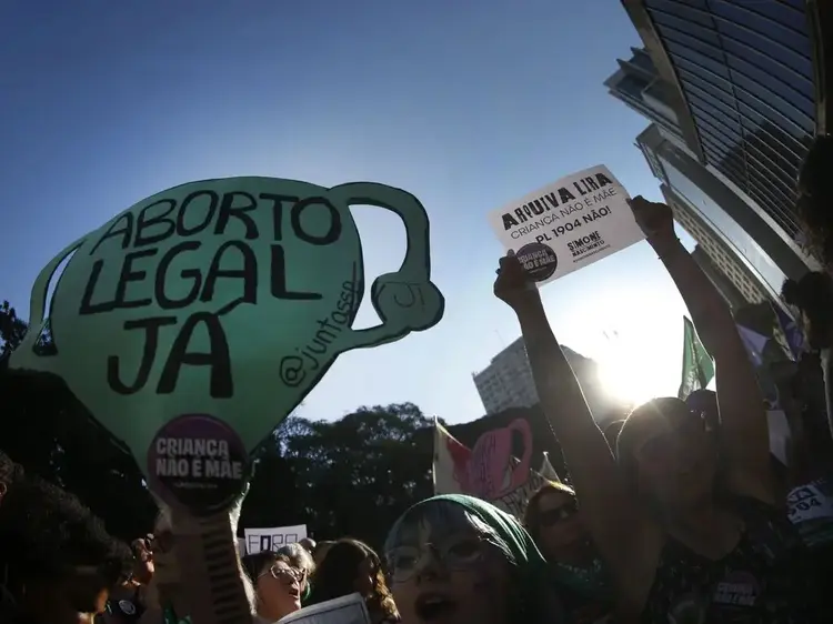Ato no MASP contra o Projeto de Lei (PL) 1.904/24, que equipara o aborto de gestação acima de 22 semanas ao homicídio (Paulo Pinto/Agência Brasil)