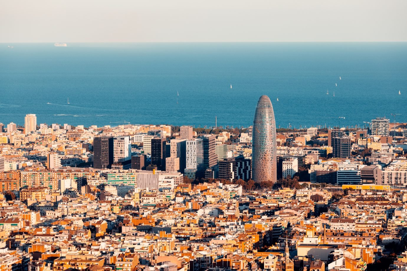 Manifestantes protestam contra o turismo de massa em Barcelona