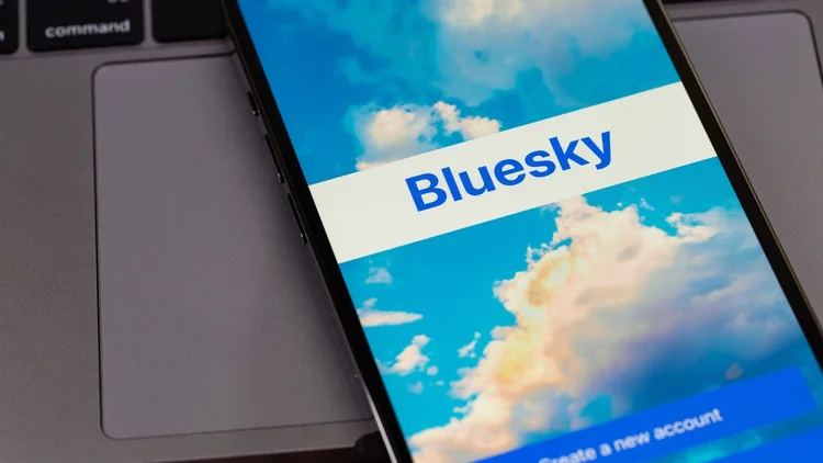 Graças à tecnologia aberta da Bluesky, os tweets permanecem com seus carimbos de data originais