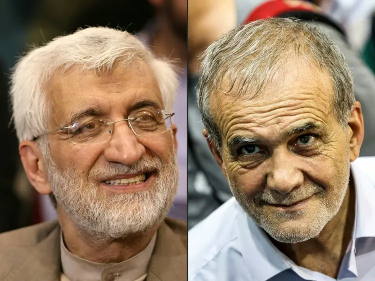 O candidato reformista Masud Pezeshkian e o ultraconservador Said Jalili (Ramin KHANIZADEH e Jérôme RIVET /AFP)