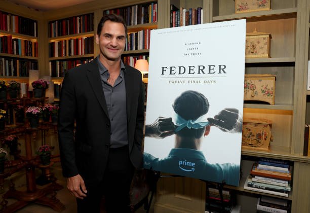 Entre lágrimas e abraços com rivais, documentário de Roger Federer é emoção pura