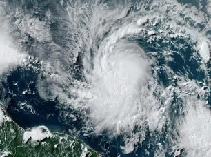 Imagem referente à matéria: México prevê que furacão Beryl tocará solo nas próximas horas perto de Tulum