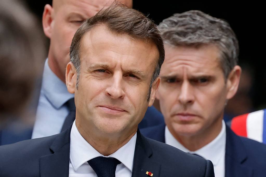 Macron se recusa a nomear candidata da esquerda a primeira-ministra na França