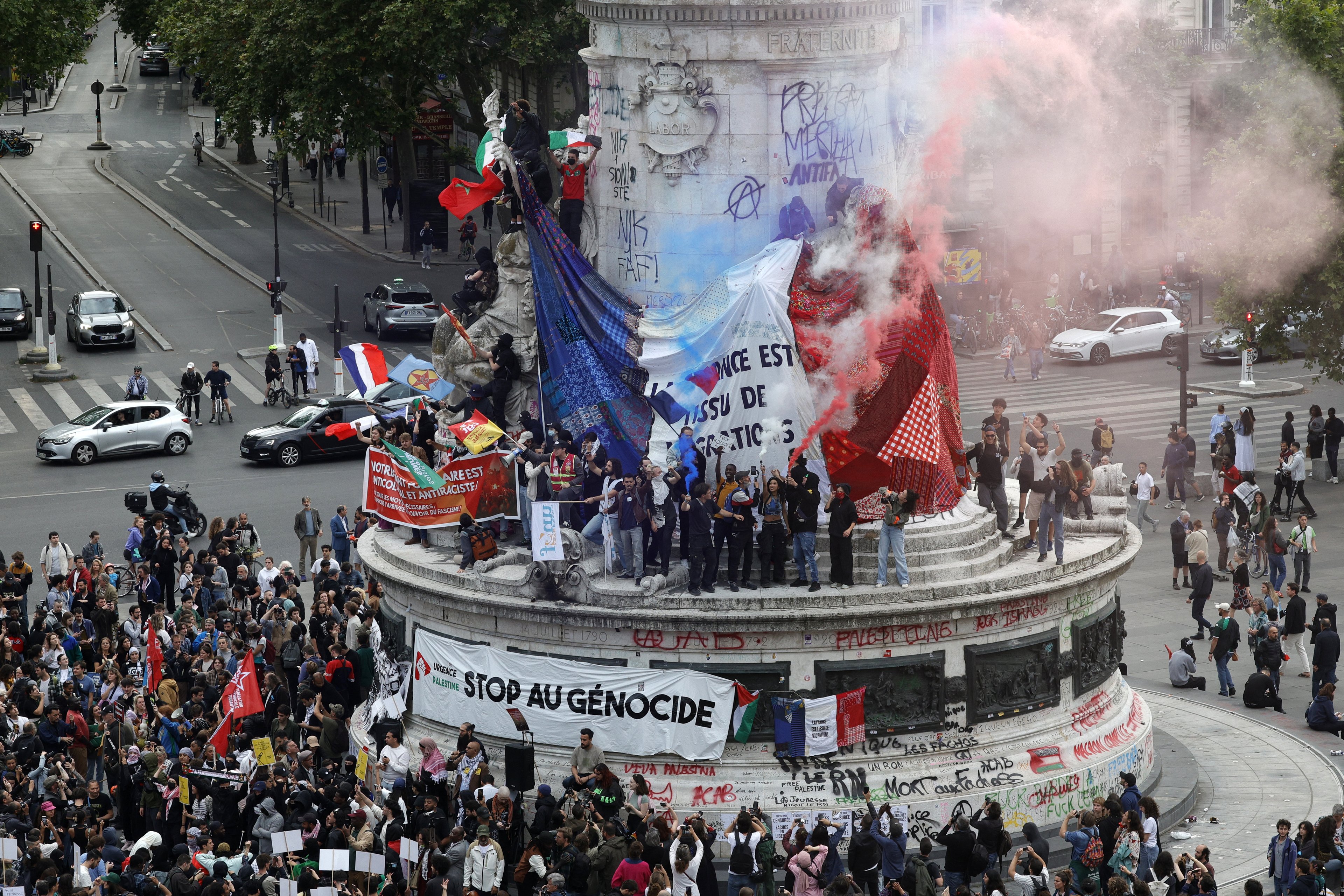Imagem sobre/de Na França, reviravolta tira fôlego da extrema-direita e esquerda vence eleições legislativas
