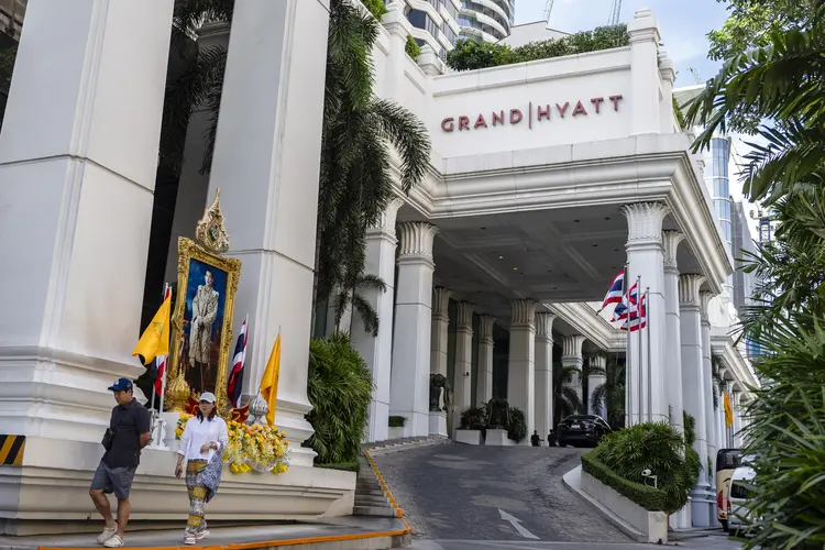 Grand Hyatt Erawan Hotel fica em bairro bastante frequentado por turistas em Bangkok (AFP)