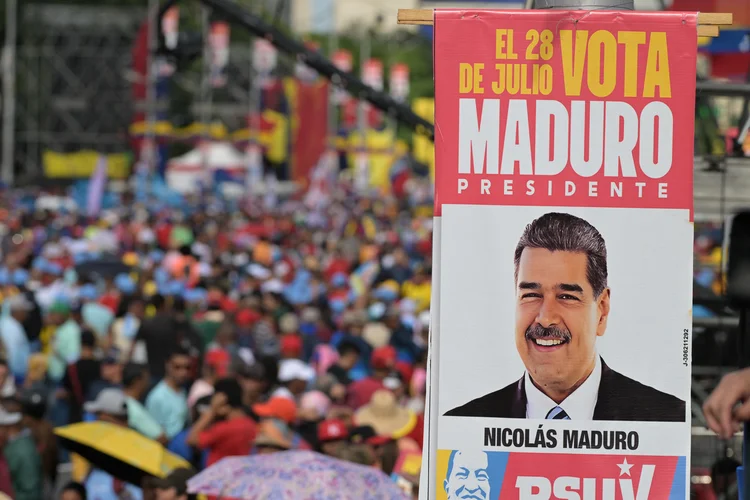 Ato de campanha de Maduro em Caracas, na quinta, 25 (Yuri Cortez/AFP)