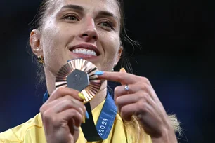 Imagem referente à matéria: Olimpíadas 2024: ucraniana conquista bronze um ano após ser punida por não cumprimentar russa
