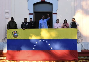 Maduro antecipa o Natal para 1º de outubro em meio a tensões com os EUA no Caribe