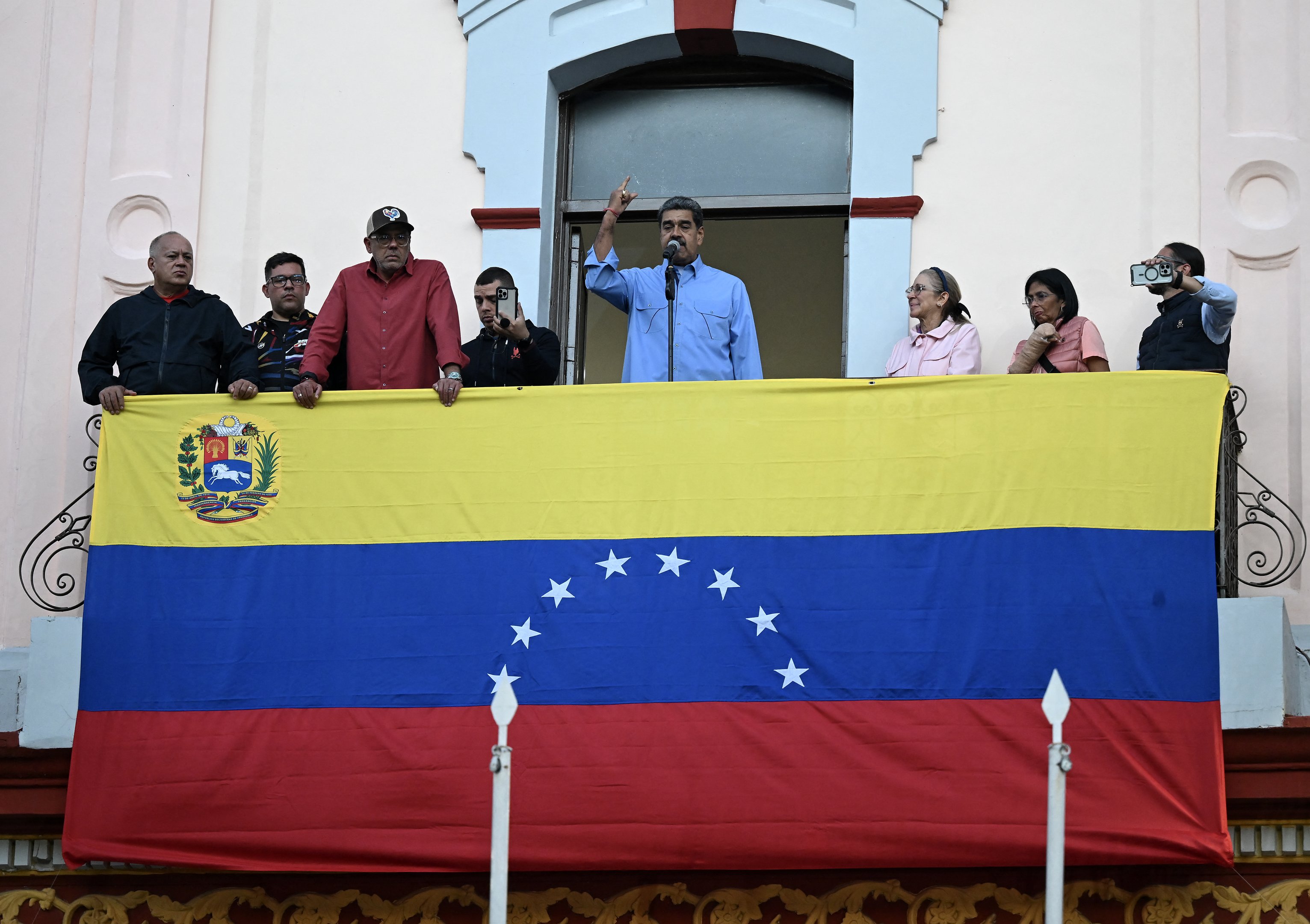 Venezuela acusa EUA de preparar 'ofensiva militar' no Caribe