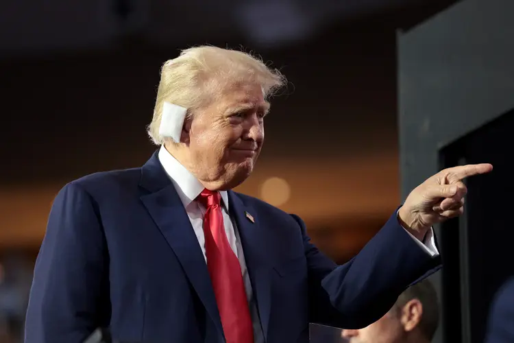 Donald Trump, durante aparição na Convenção Republicana, na segunda, 15 (Win McNamee/AFP)