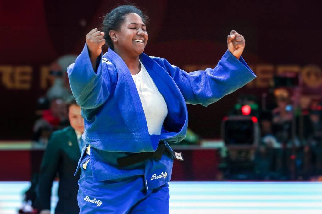 De pai para filha: A história da judoca Beatriz Souza que lutará pelo pódio nas Olimpíadas 2024