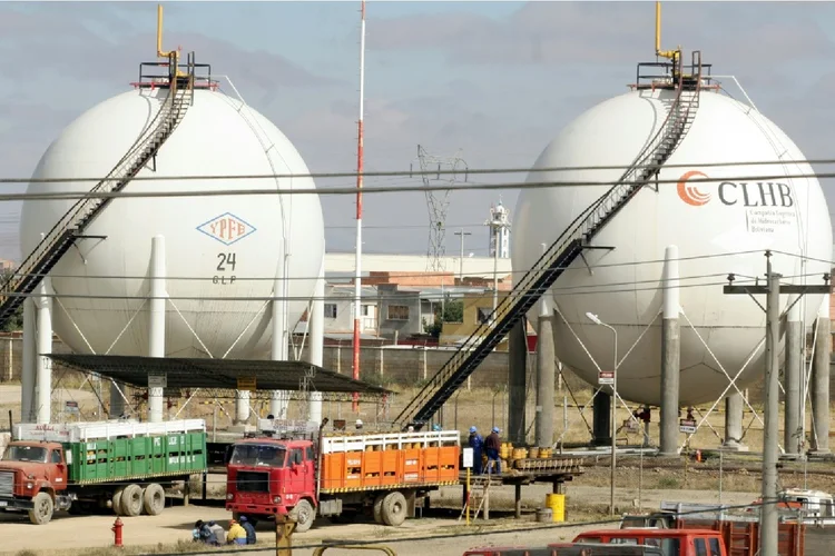 Usina de gás da YPFB em El Alto, Bolívia (AFP)