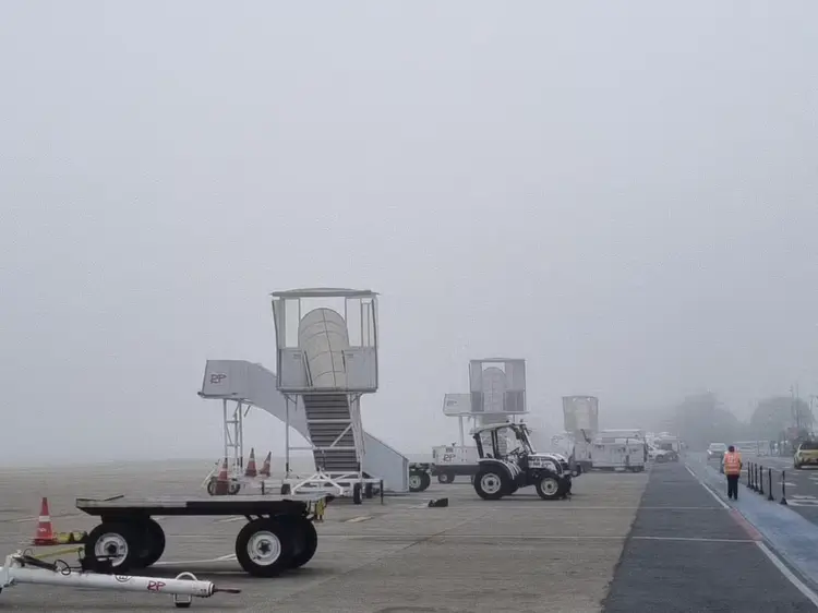 O aeroporto de Navegantes operava por instrumentos no final da tarde de quarta (Divulgação CCR)