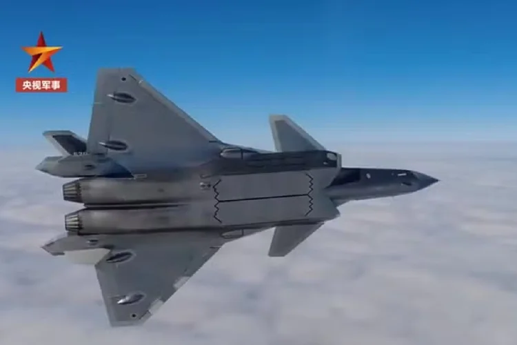 Caça J-20 é utilizado pela China em exercícios militares perto de Taiwan  (TV estatal Chinesa/Global Times/Reprodução)