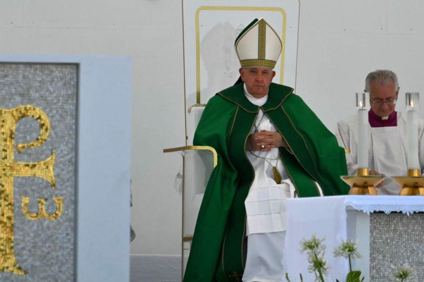 Papa Francisco é internado em hospital de Roma para fazer exames e tratar bronquite