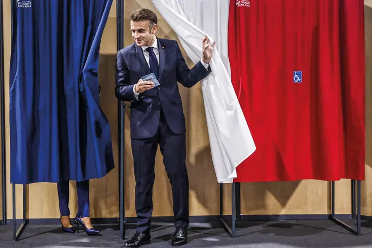 Emmanuel Macron: presidente da França fez aposta arriscada ao antecipar eleições para a Assembleia Nacional (Mohammed Badra/Pool /AFP/Getty Images)