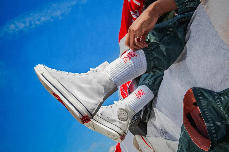 A Converse uniu-se ao Liverpool FC para criar uma coleção colaborativa. (Divulgação/Divulgação)