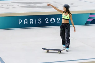 Imagem referente à matéria: Rayssa Leal conquista medalha de bronze no skate street; veja melhores momentos
