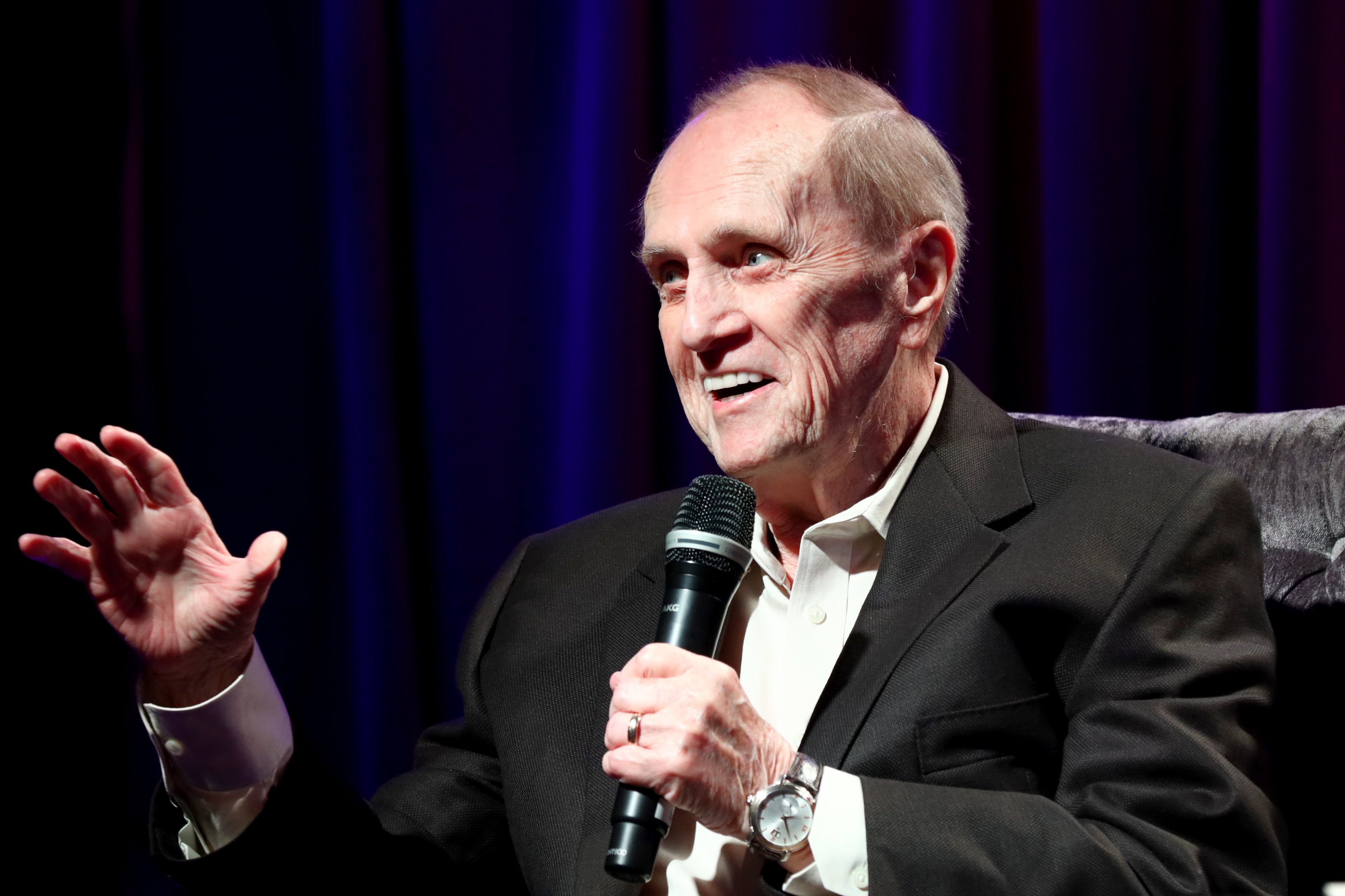 Bob Newhart, comediante de 'The Big Bang Theory', morre aos 94 anos