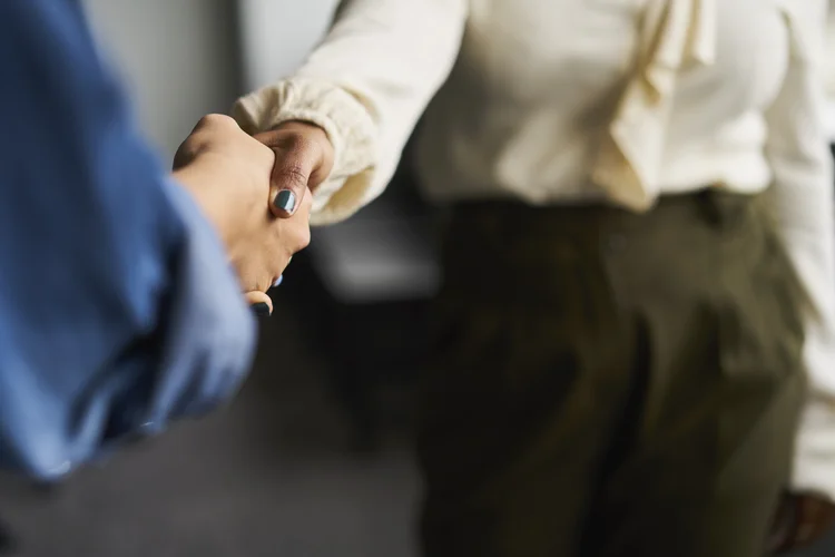 O momento de venda da empresa é de conclusão de um ciclo e de início de um novo. (The Good Brigade/Getty Images)