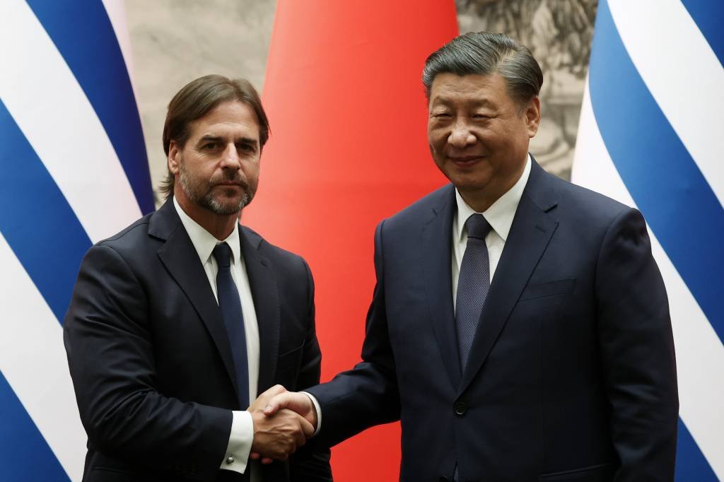 Lacalle Pou diz que buscará retomar diálogo com a China durante presidência do Mercosul