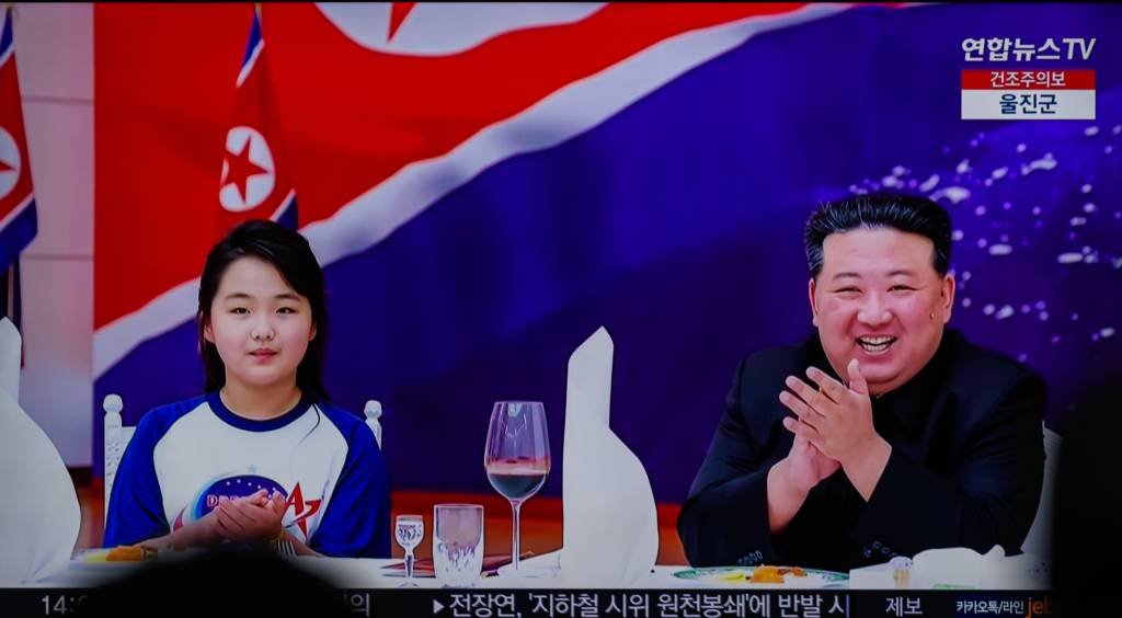 Quem é a filha de Kim Jong-un? Ela estaria sendo treinada para assumir o poder na Coreia do Norte