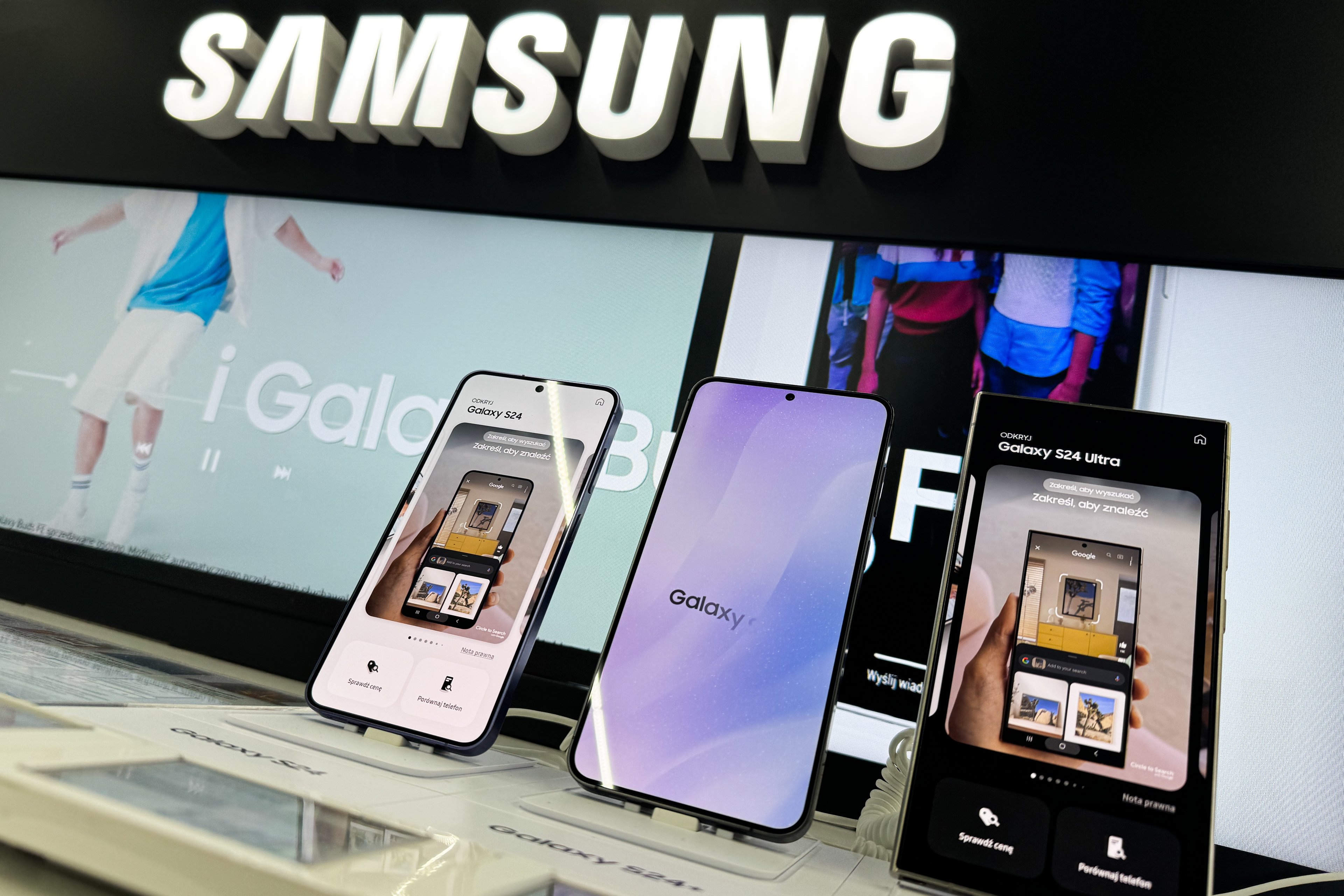 Ações da Samsung caem 4,5% e empresa atinge menor valor desde 2020