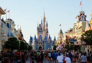 Com movimento mais baixo nos parques, Disney oferece desconto em pacotes de ingressos