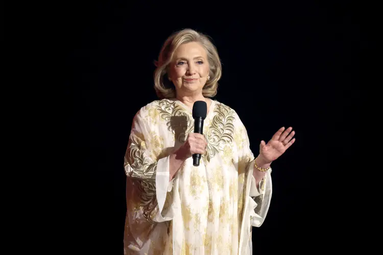 Hillary Clinton, durante o Tony Awards, em junho de 2024 (Kevin Mazur/Getty Images)