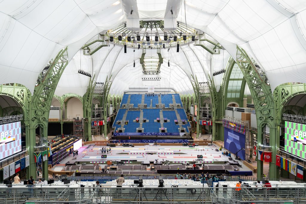 Dentro do Grand Palais, onde acontecerão as competições de Esgrima e Taekwondo