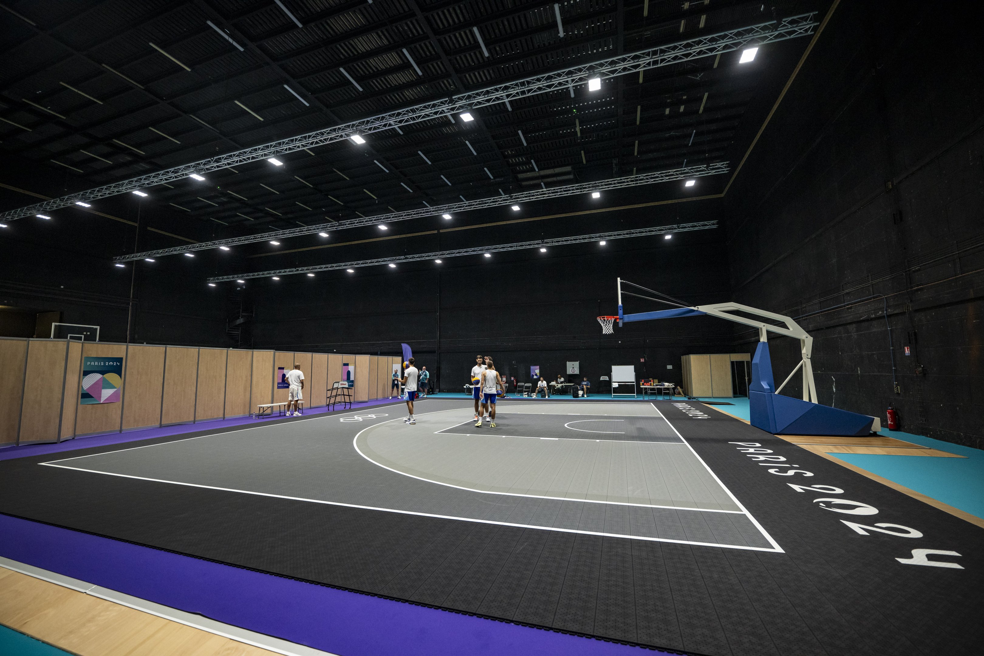 Uma visão geral dentro do local de treinamento de basquete na Vila Olímpica antes dos Jogos Olímpicos de Paris 2024 em 23 de julho de 2024 em Paris, França.