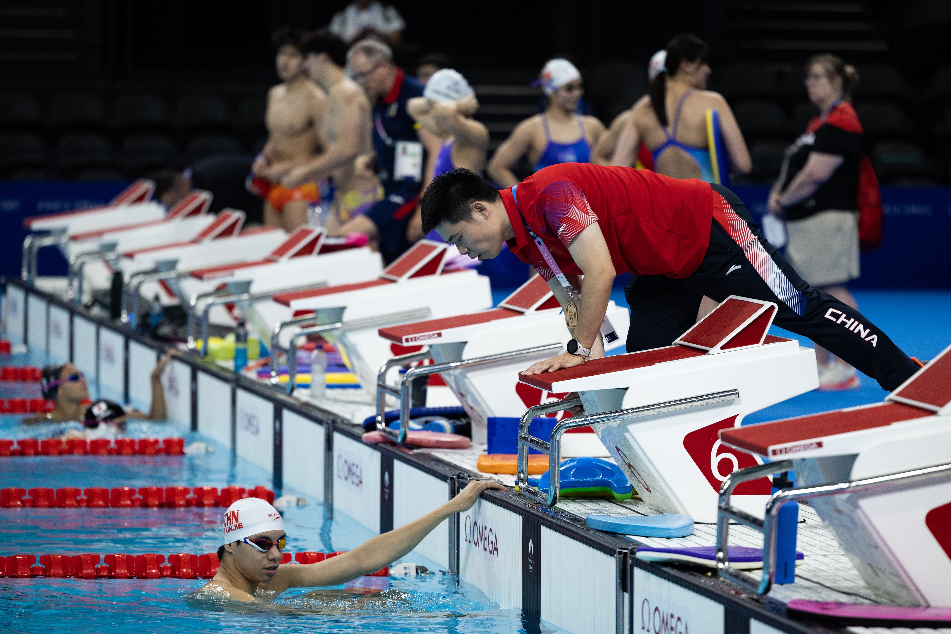 O nadador Ji Xinjie da equipe China participa de uma sessão de treinamento na Arena La Defense antes dos Jogos Olímpicos de Paris 2024 em 24 de julho de 2024 em Paris, França. As Olimpíadas de Paris serão realizadas de 26 de julho a 11 de agosto.
