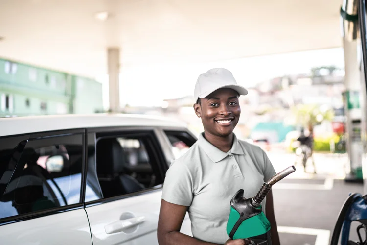 Segundo um estudo da Unica, o etanol evitou que 660 milhões de toneladas de CO2 fossem lançadas na atmosfera, se comparado a um cenário de 100% de veículos movidos a gasolina. (GettyImages/Divulgação)