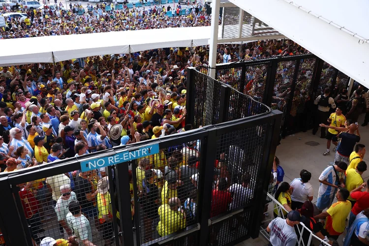 Confusão no Hard Rock Stadium, na final da Copa América (Maddie Meyer/Getty Images)