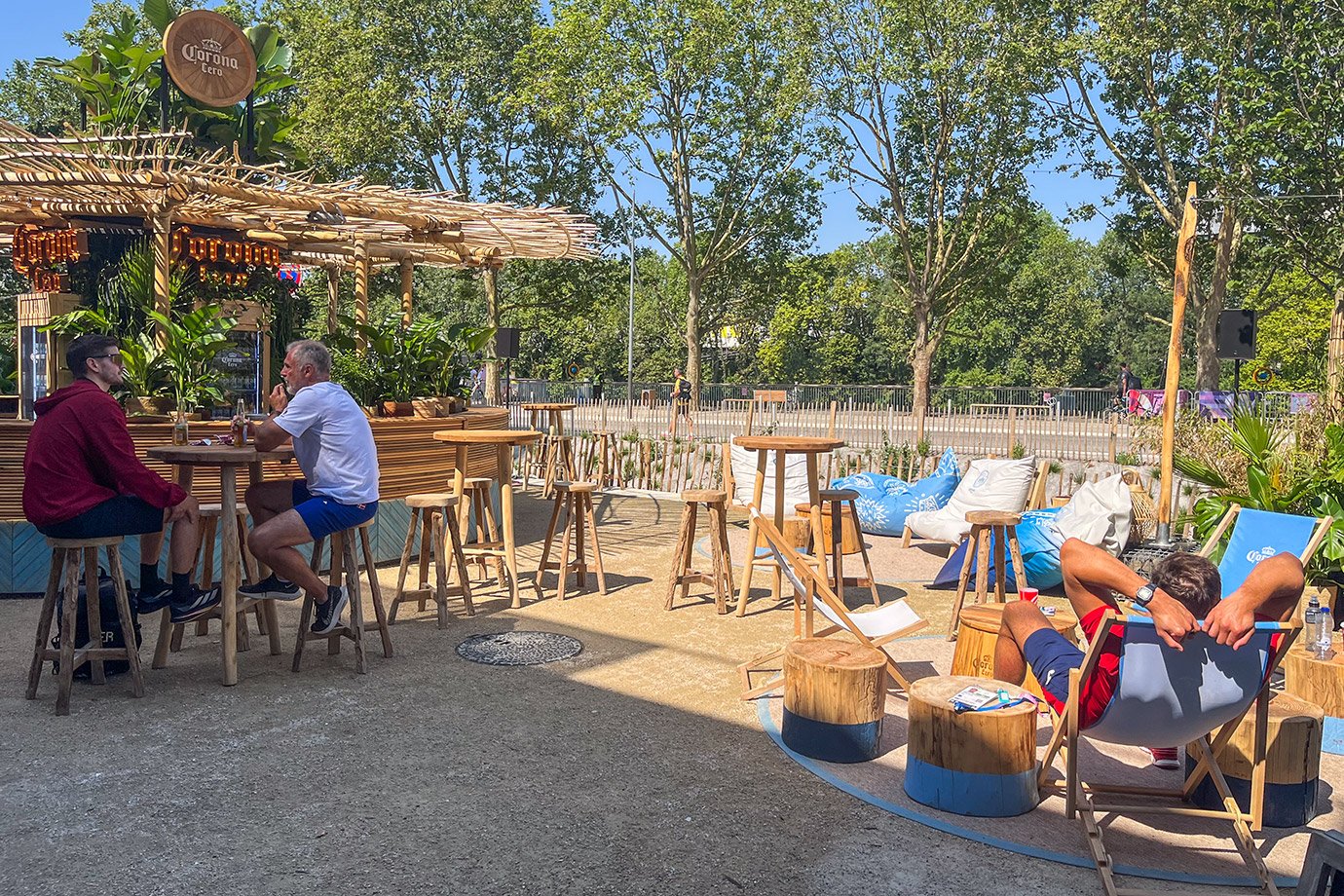 Bar na Vila Olímpica: Corona, uma das marcas patrocinadores, tem cerveja zero para atletas e treinadores