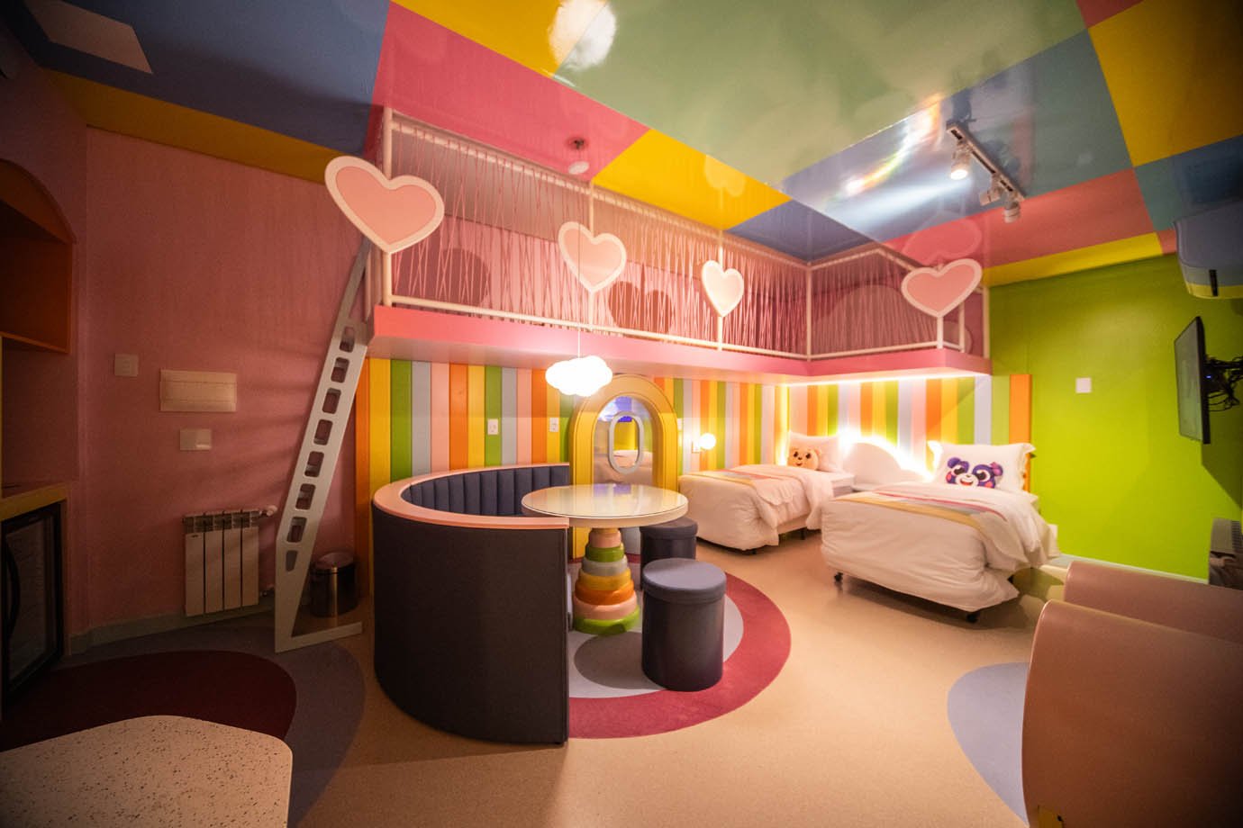 Mundo Criamigos: hotel tem 32 suítes temáticas para crianças