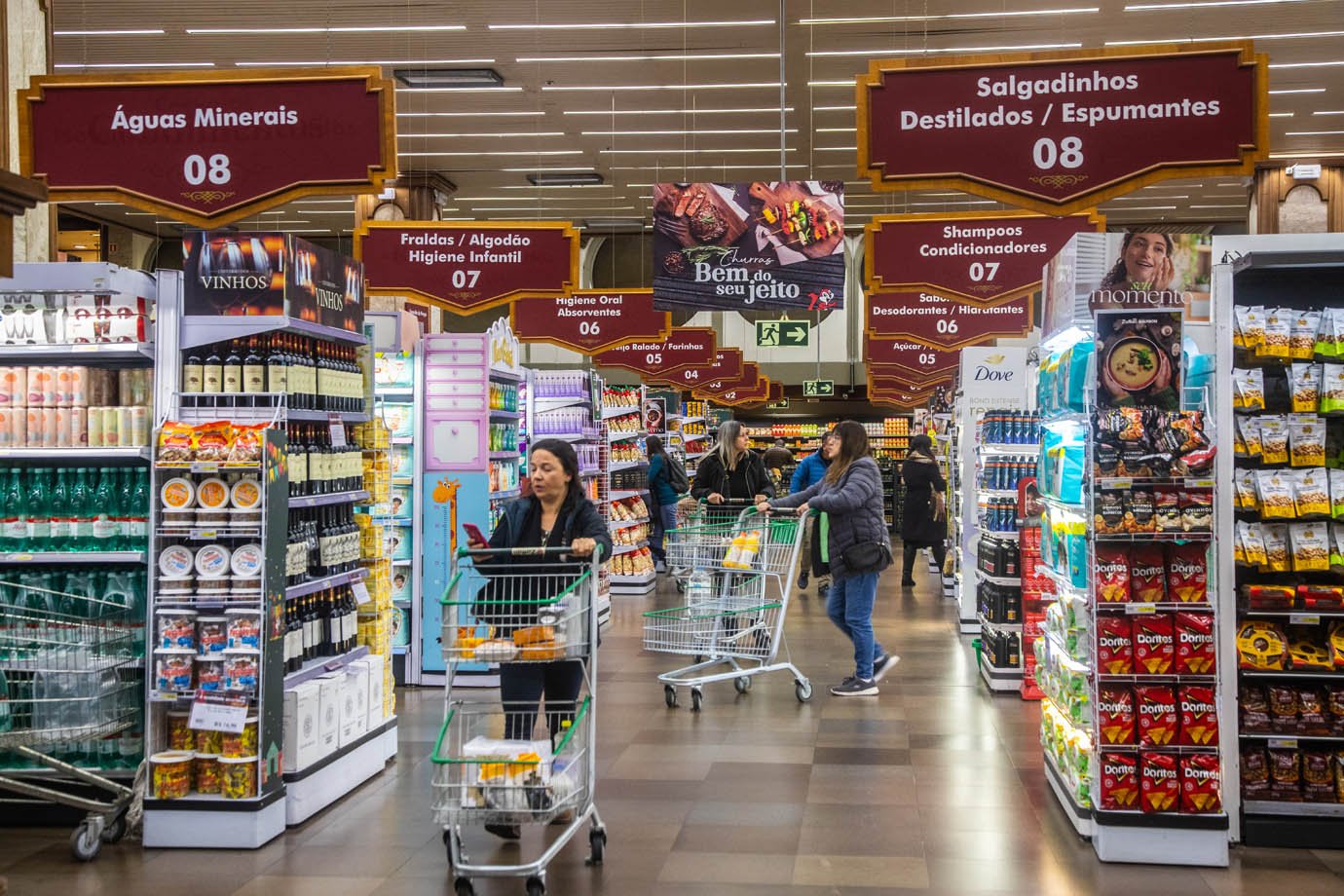 Queda nos preços da conta de luz e dos alimentos: o que explica a primeira deflação do ano