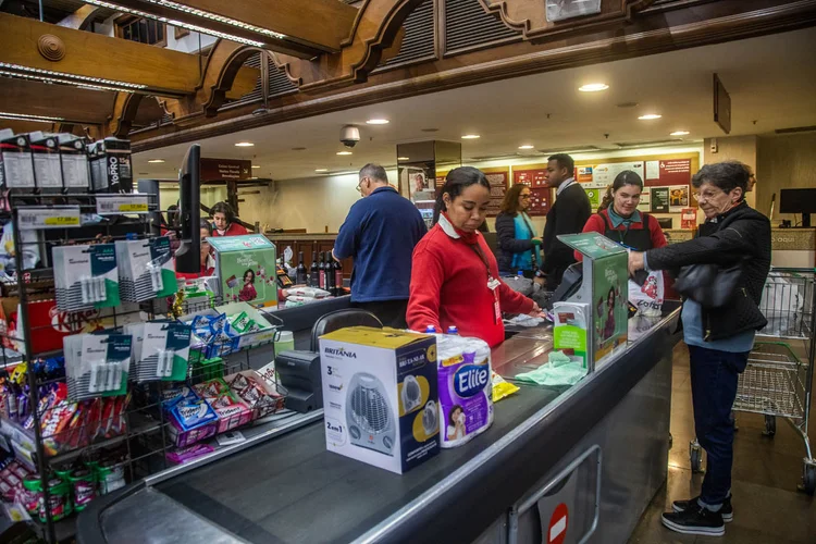 O setor de consumo deve se beneficiar em 2025 com uma melhora no fluxo de caixa dos consumidores, segundo análise do Goldman Sachs. (Leandro Fonseca/Exame)