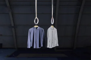 Imagem referente à matéria: Oficina Reserva apresenta camisa que se mantém esticada através da temperatura do corpo