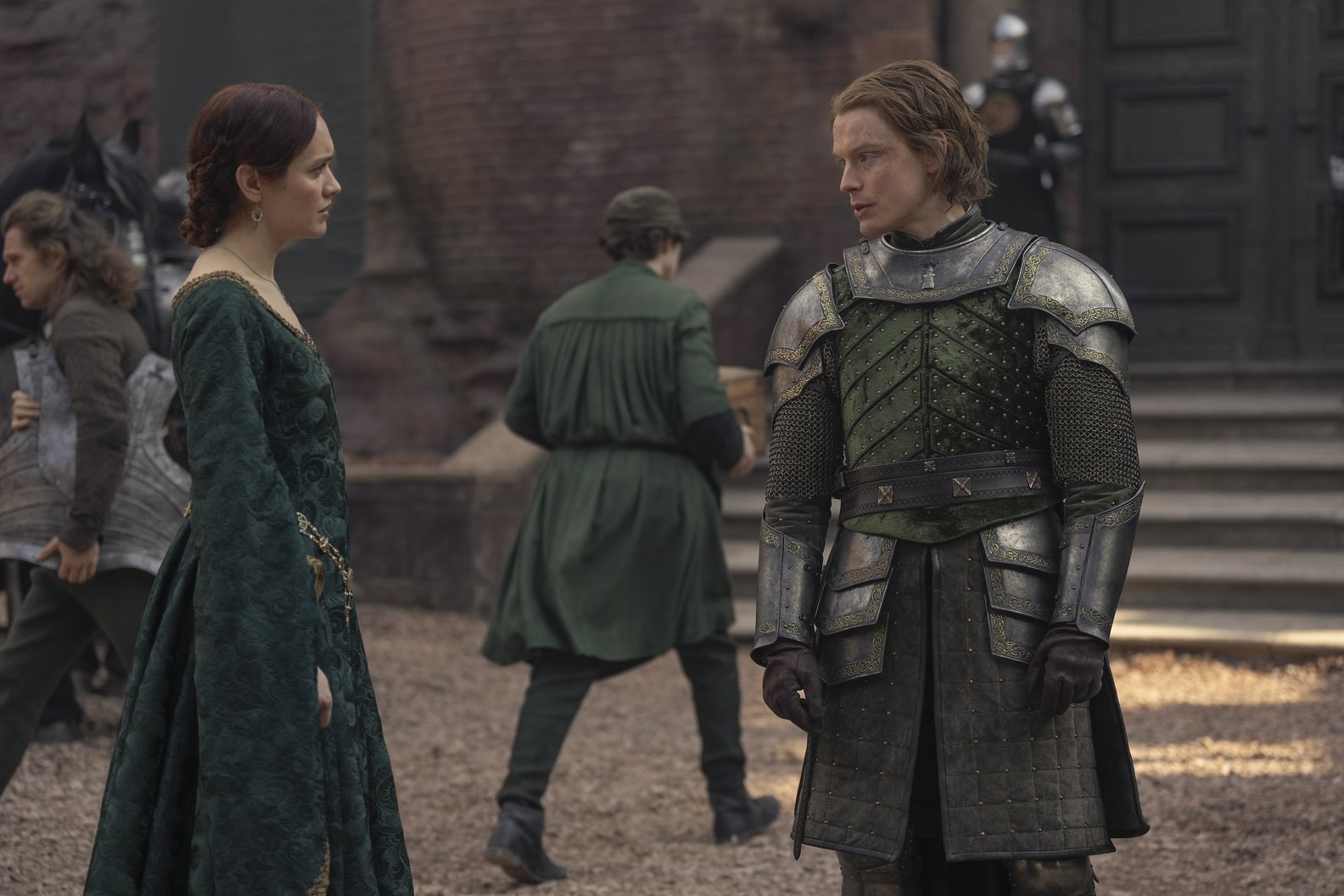 Alicent Hightower (Olivia Cooke) e Gwayne Hightower (Freddie Fox)