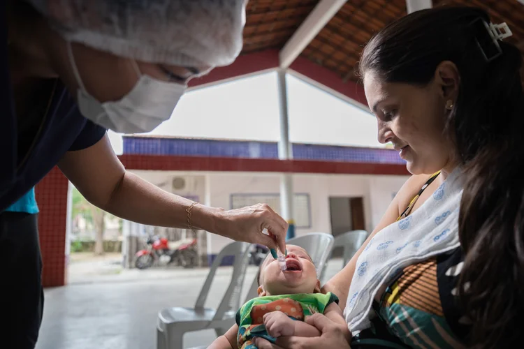 A vacinação é um compromisso que deve ser assumido por prefeitos, prefeitas e outros gestores públicos, além de pré-candidatos que concorrerão a estes cargos em 2024 (Erico Hiller/Divulgação)