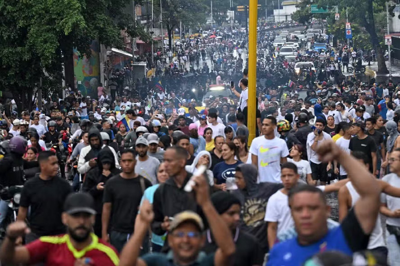 Casa Branca afirma que repressão a protestos na Venezuela é 'inaceitável'