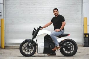 Imagem referente à matéria: Engenheiro brasileiro cria moto elétrica projetada para o Brasil e custando R$ 24.990