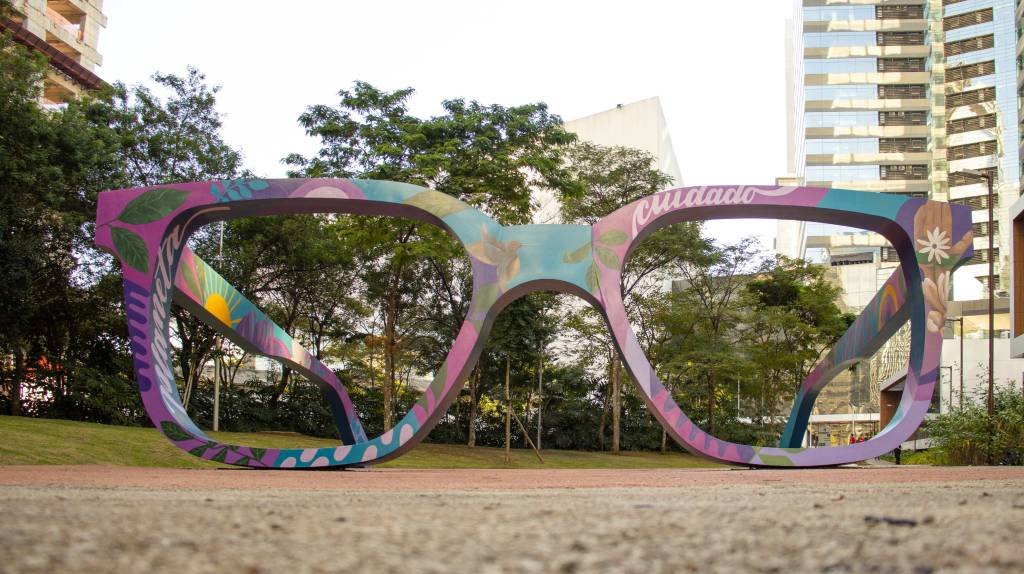 Escultura no Parque da Cidade usa tinta Airlite exportada com exclusividade de Carol Paiffer