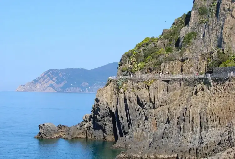 Trilha mais romântica do mundo exigirá ingresso e passeios de não mais de 10 minutos. (Cinque Terre/Reprodução)