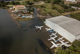 Imagem referente à matéria: Aeroporto de Porto Alegre retoma voos após recuperação das enchentes; veja datas