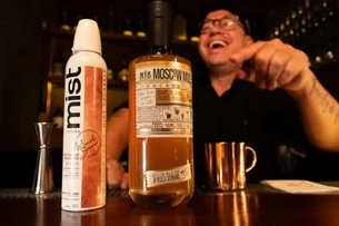 Moscow Mule ganhou fama no Brasil por toque sutil de bartender; agora, ele lança versão em garrafa