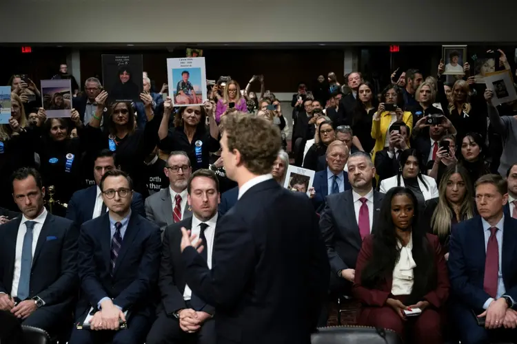 Mark Zuckerberg, em Washington: dono da Meta pede desculpas às vítimas e familiares afetados pelos perigos das redes sociais (AFP)