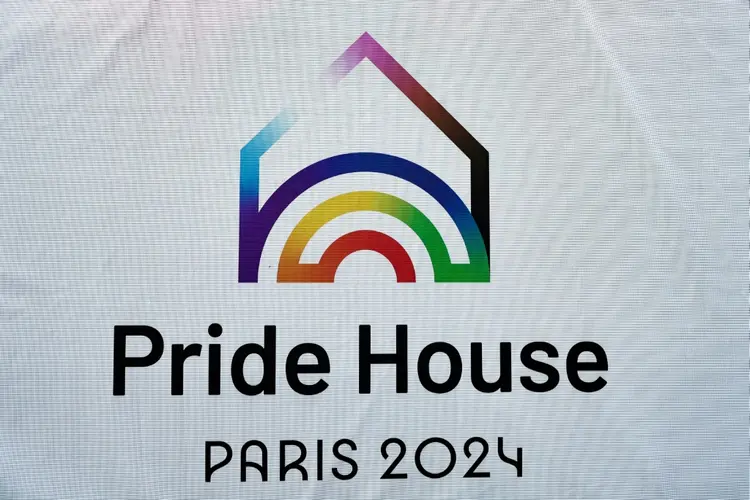 Paris: a Pride House exibe provas, mas também organiza shows, exposições e atividades culturais (AFP Photo)